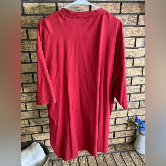 Red head red tshirt‎ - Picture 2 of 6